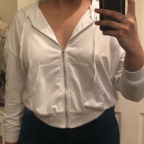 White Zip Up Hoodie🤍 - Picture 3 of 4